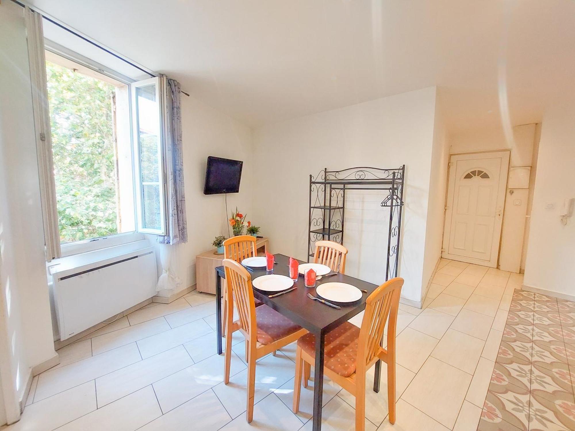 Charmant Appartement Pres Du Marche, Gare Et Port A 5Mn Toulon Exteriör bild