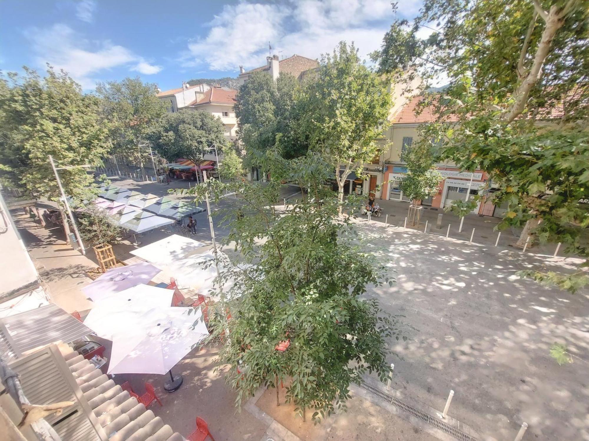 Charmant Appartement Pres Du Marche, Gare Et Port A 5Mn Toulon Exteriör bild