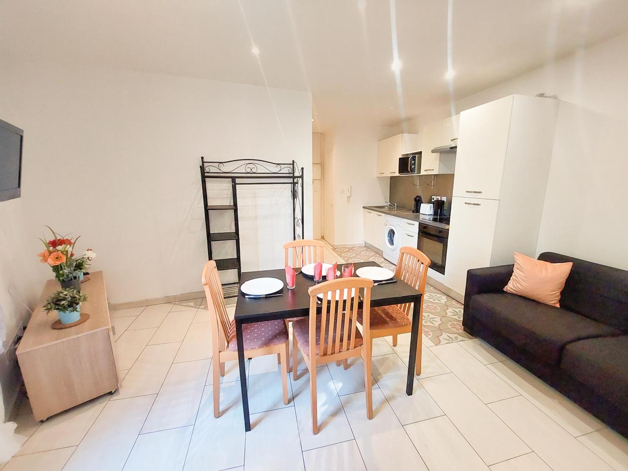 Charmant Appartement Pres Du Marche, Gare Et Port A 5Mn Toulon Exteriör bild